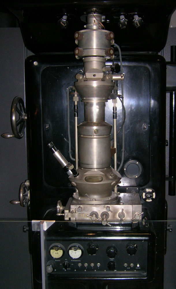 Electron microscope built by Ernst Ruska 1933